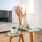 Tirana Center Modern App - The Nest