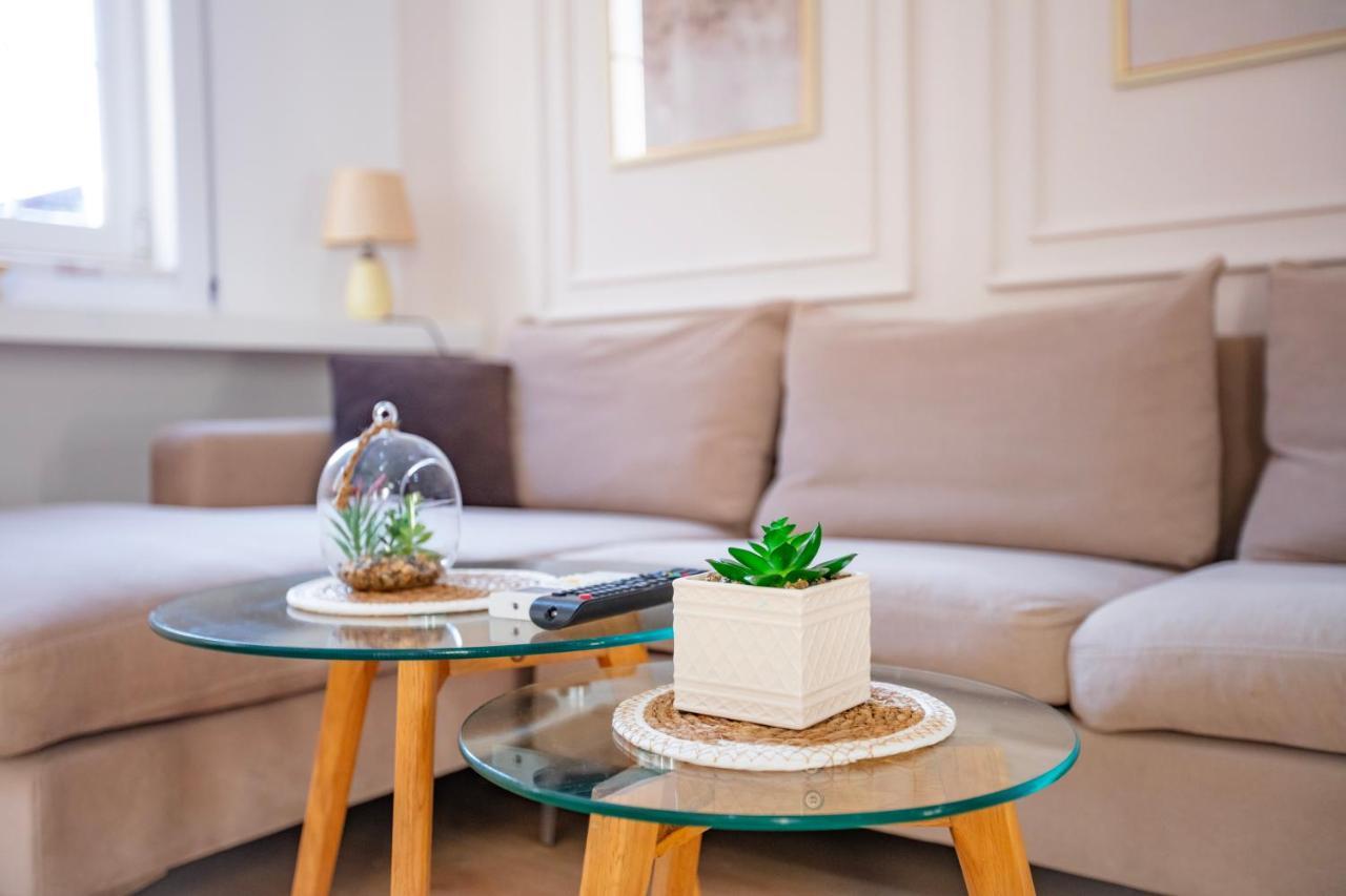 Center Modern App - The Nest *
